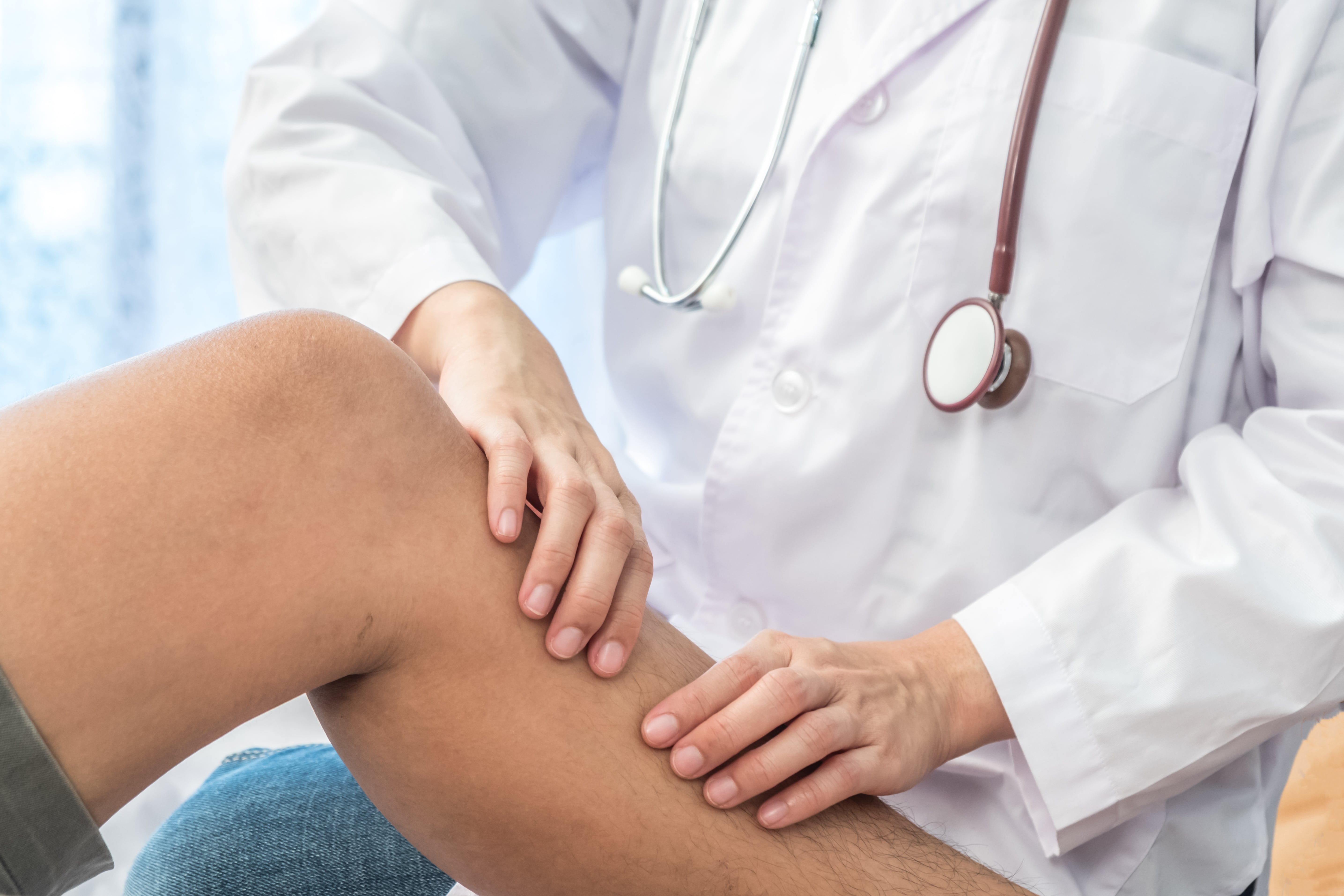 gamba curata dal medico a milano